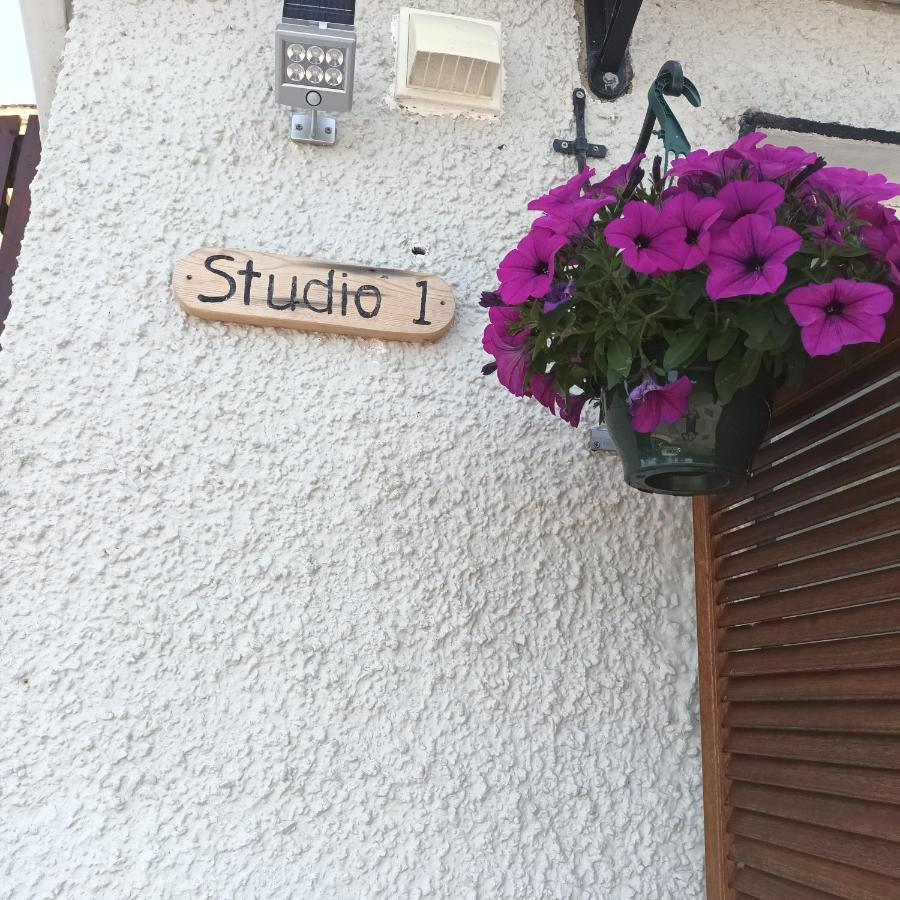 Donegal Town Kates Place Studio 1 מראה חיצוני תמונה