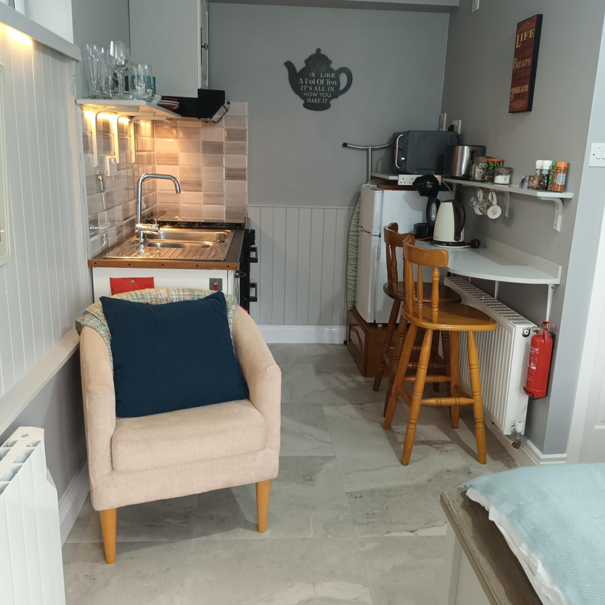 Donegal Town Kates Place Studio 1 מראה חיצוני תמונה